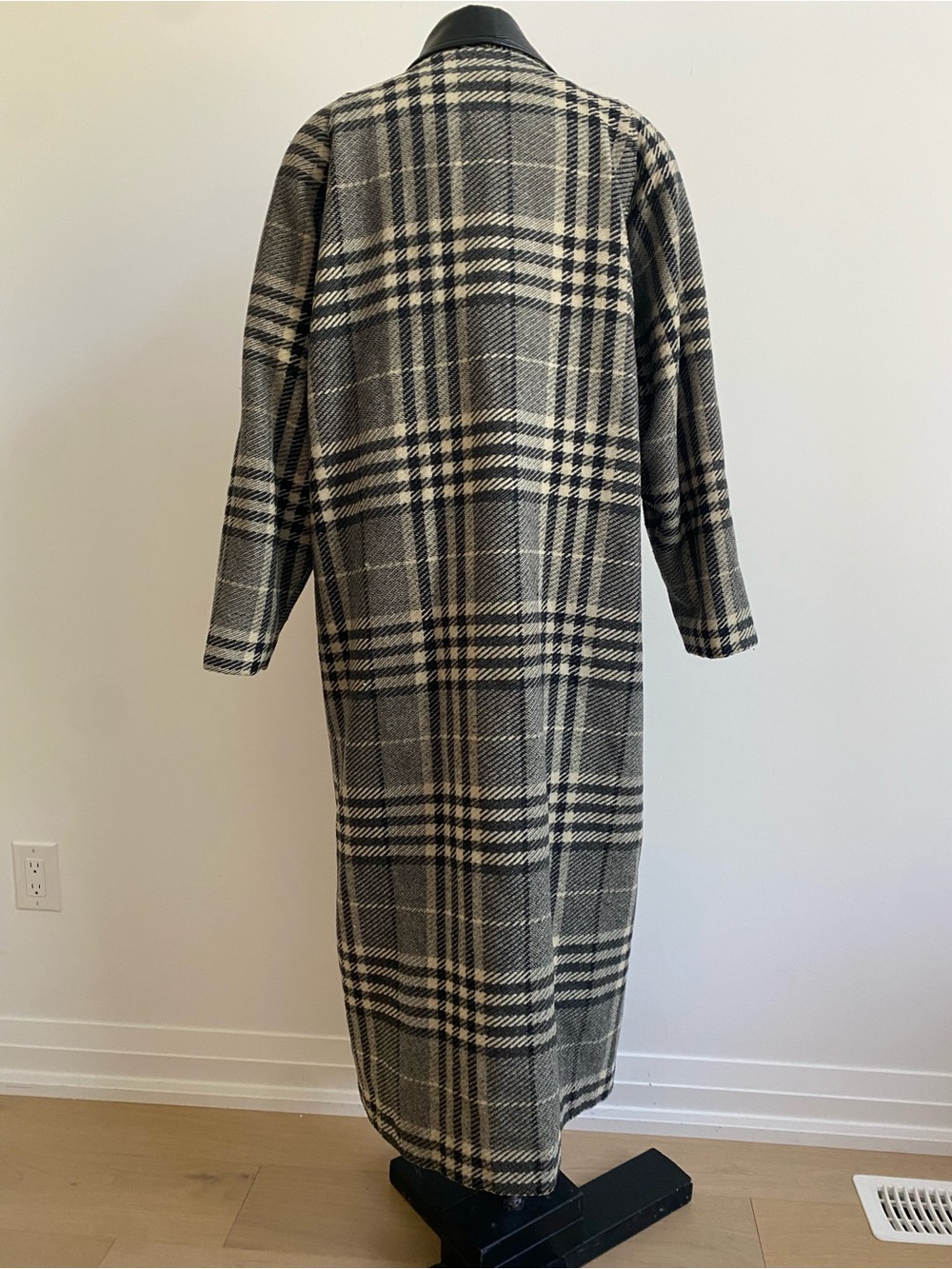 Vintage Plaid Long Coat with Leather Trim - Picture 5 of 8